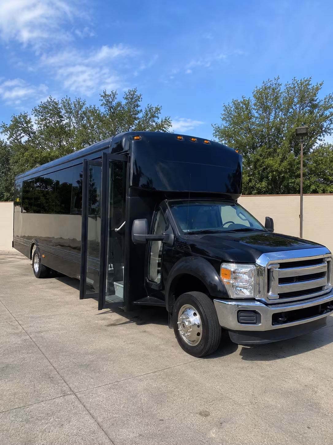 chino hills 20 passenger party bus