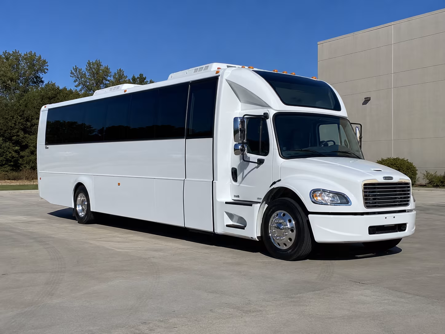 chino hills 28 passenger party bus