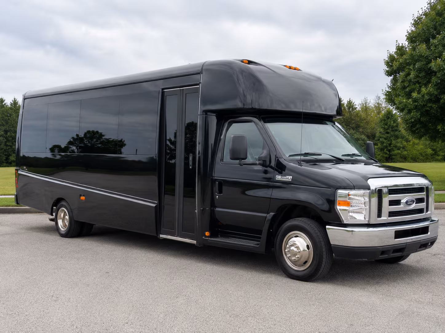minibuses and charter buses for chino hills aviation and history field trips